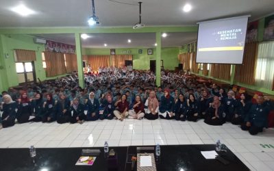 Edukasi Kesehatan Mental dan Gizi Seimbang Pada Remaja Wilayah Kerja SMP N 39 Kota Semarang oleh Mahasiswa MKM FKM UNDIP